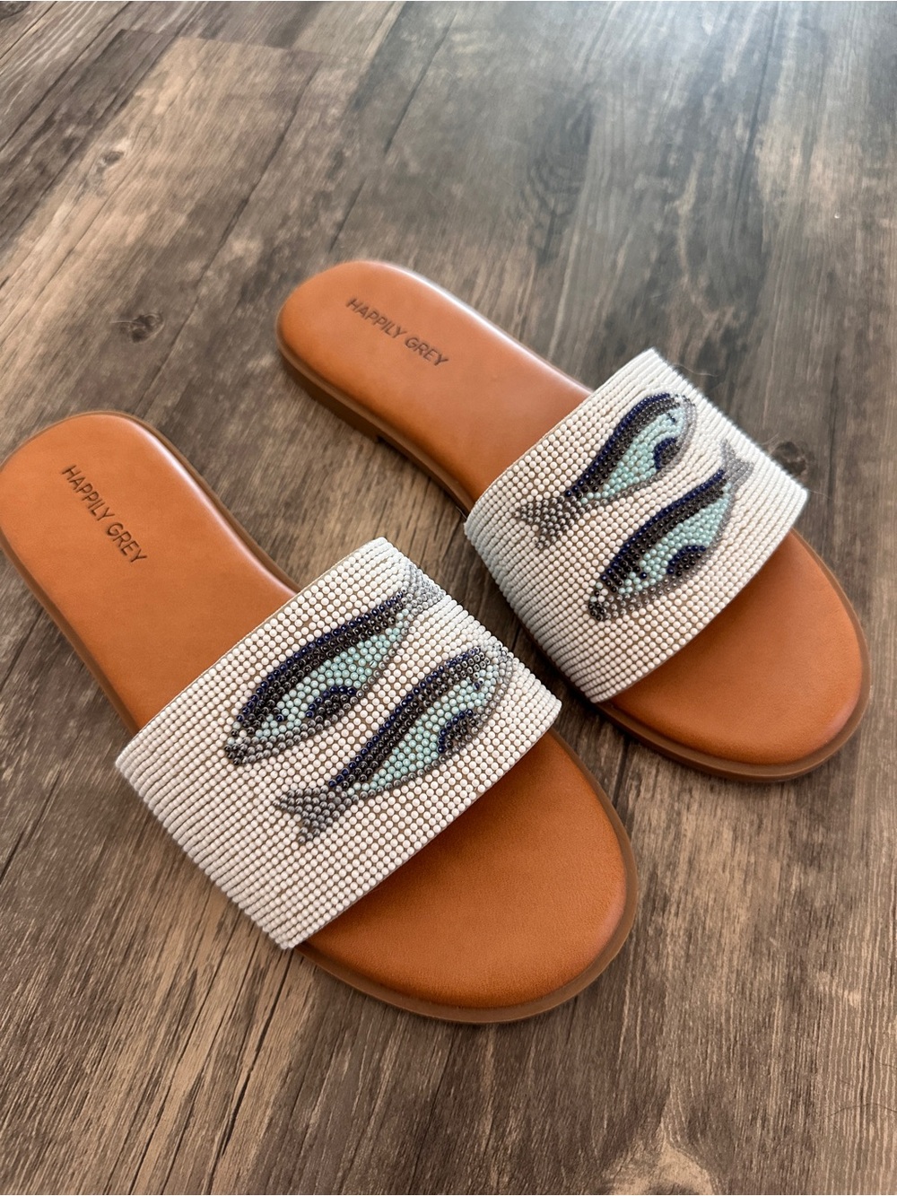Women's White Beaded Sardines Fish Slide Sandals size 9.5